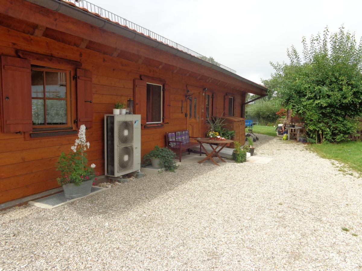 Barrierefreies Zimmer Im Blockhaus Mit Sauna Am See Soyen Buitenkant foto