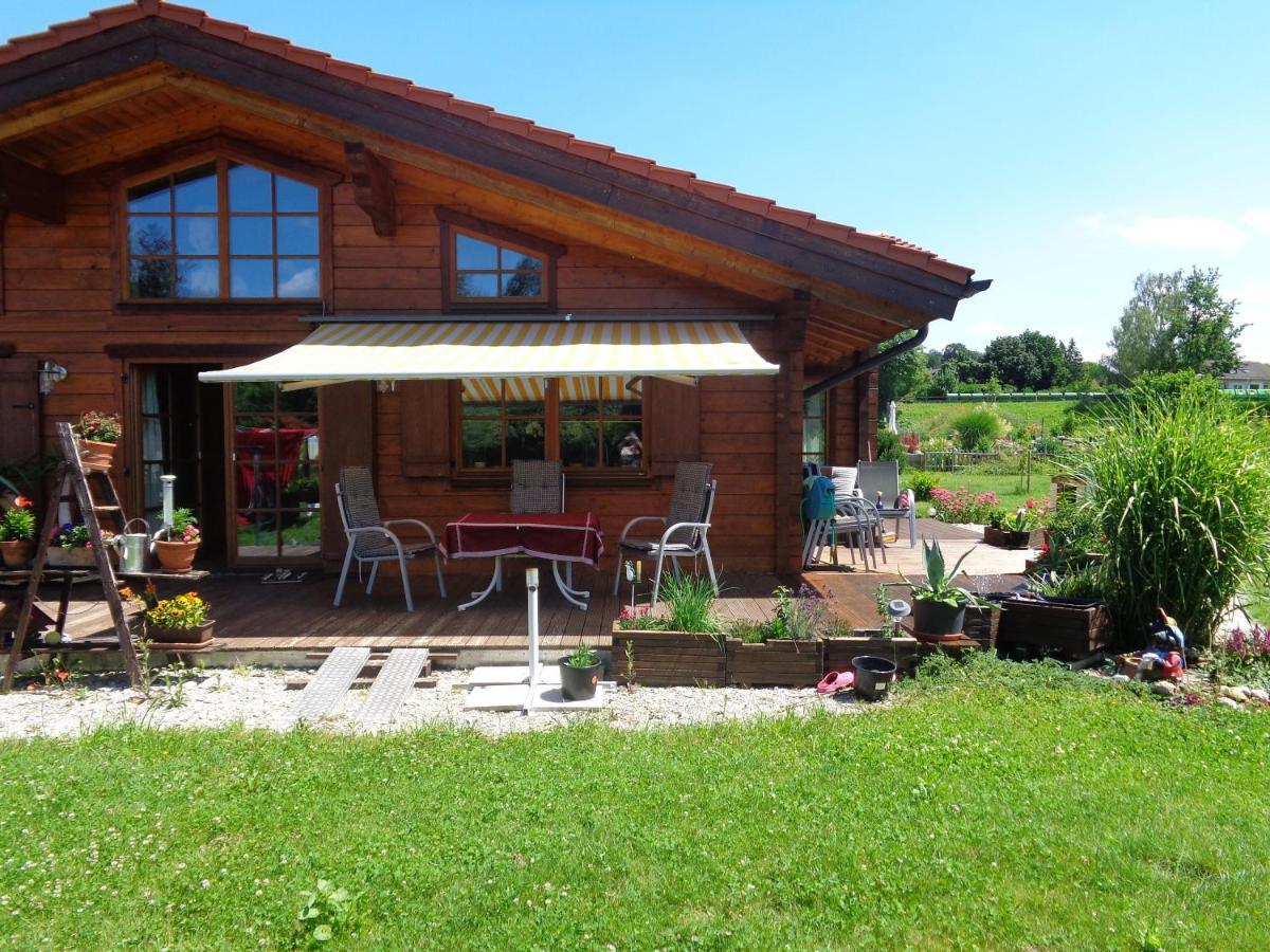 Barrierefreies Zimmer Im Blockhaus Mit Sauna Am See Soyen Buitenkant foto