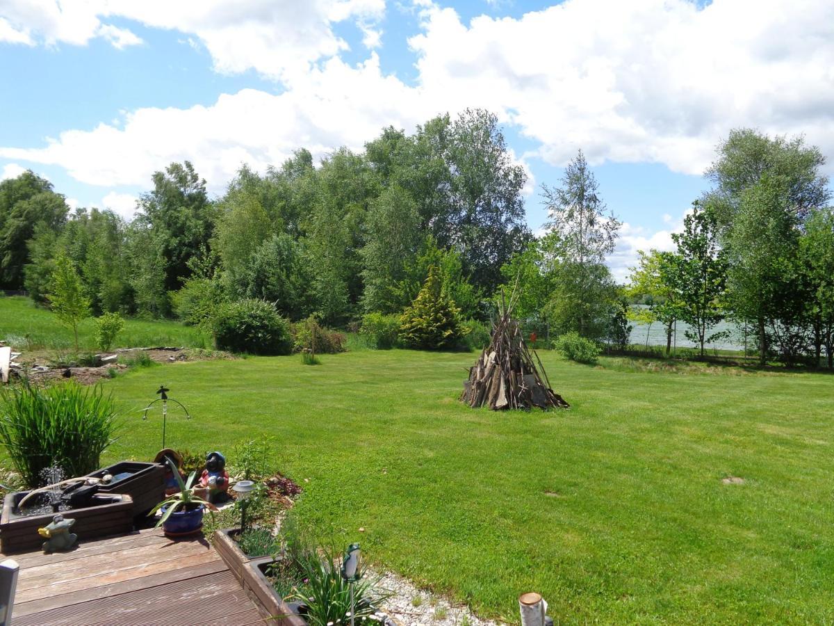 Barrierefreies Zimmer Im Blockhaus Mit Sauna Am See Soyen Buitenkant foto