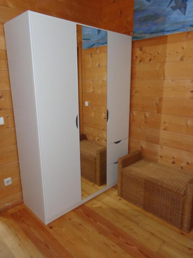Barrierefreies Zimmer Im Blockhaus Mit Sauna Am See Soyen Buitenkant foto