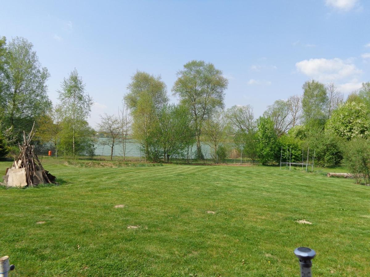 Barrierefreies Zimmer Im Blockhaus Mit Sauna Am See Soyen Buitenkant foto