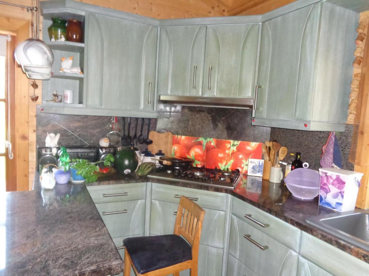 Barrierefreies Zimmer Im Blockhaus Mit Sauna Am See Soyen Buitenkant foto