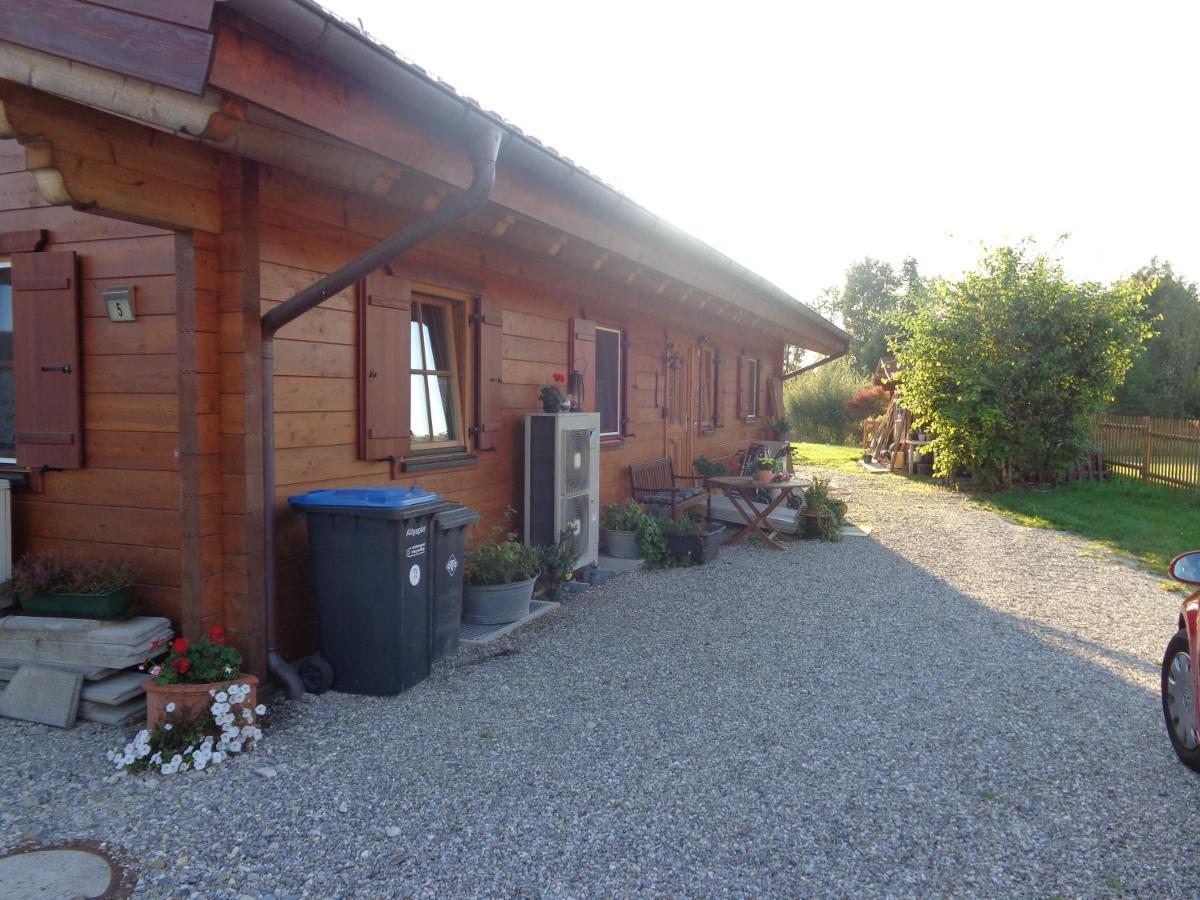 Barrierefreies Zimmer Im Blockhaus Mit Sauna Am See Soyen Buitenkant foto