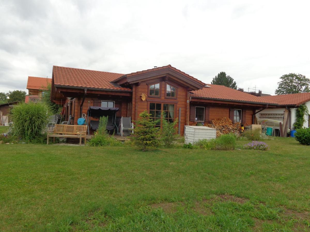 Barrierefreies Zimmer Im Blockhaus Mit Sauna Am See Soyen Buitenkant foto