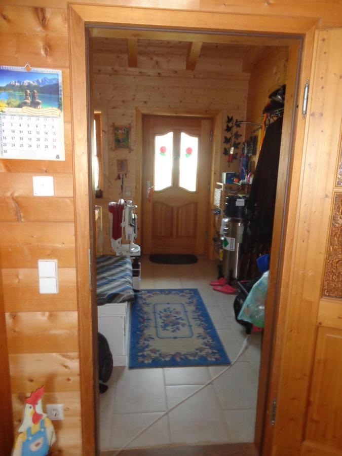 Barrierefreies Zimmer Im Blockhaus Mit Sauna Am See Soyen Buitenkant foto