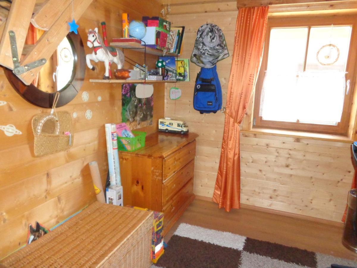 Barrierefreies Zimmer Im Blockhaus Mit Sauna Am See Soyen Buitenkant foto